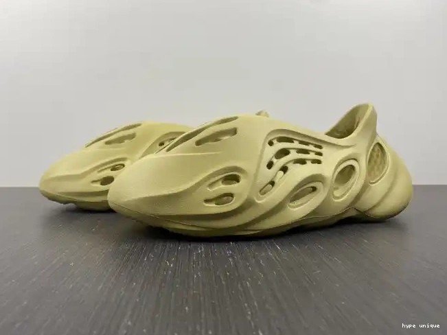 hype RNNR Sulfur GV6775 Foam Adidas Yeezy 0609